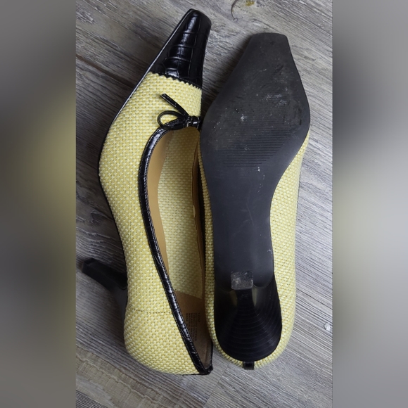 Victoria Spencer 3.5" Heels - Picture 7 of 9